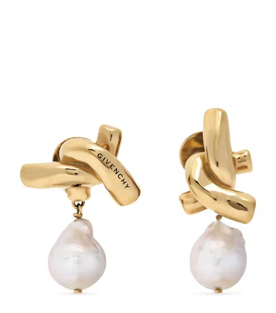 Givenchy Chain Link Asymmetric Pearl Earrings In White
