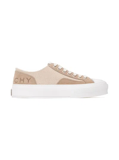 Givenchy City Low Sneaker In Beige