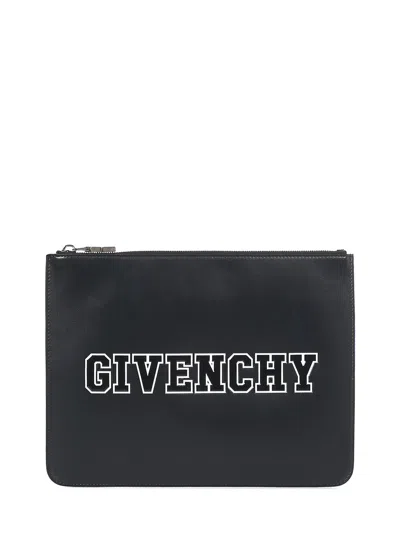 Givenchy Logo压纹皮质手拿包 In Black