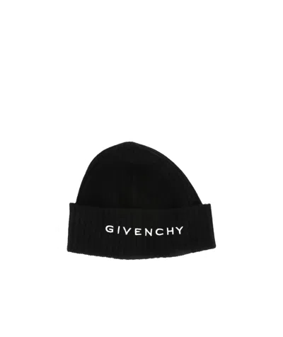Givenchy Contrasting Logo Hat In Black