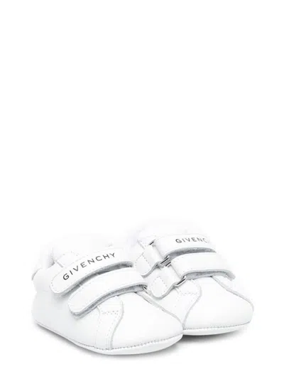 Givenchy Kids' Cradle Shoes In White