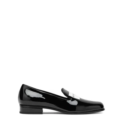 Givenchy Elegant Loafer In Black