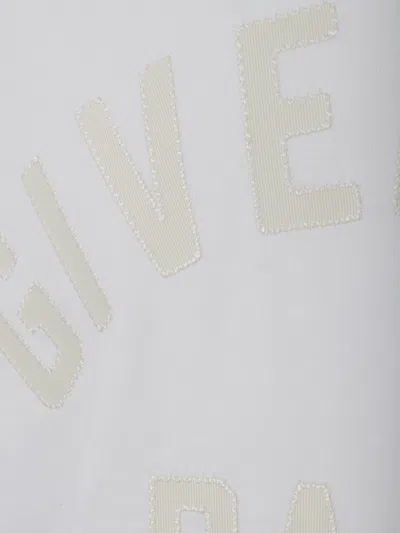 Givenchy Essential T-shirt For The Fashion-forward In White