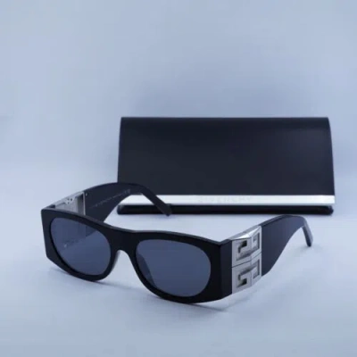 Pre-owned Givenchy Gv40028i 01c Shiny Black With Silver/grey With Light Mirror 56-1...