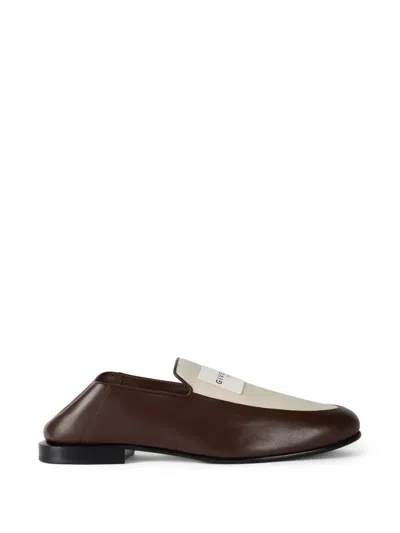 Givenchy Label Loafer Aus Glänzendem Leder Und Canvas In Braun