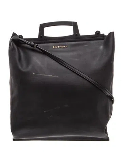 Pre-owned Givenchy Leather Crossbody Bag In Black
