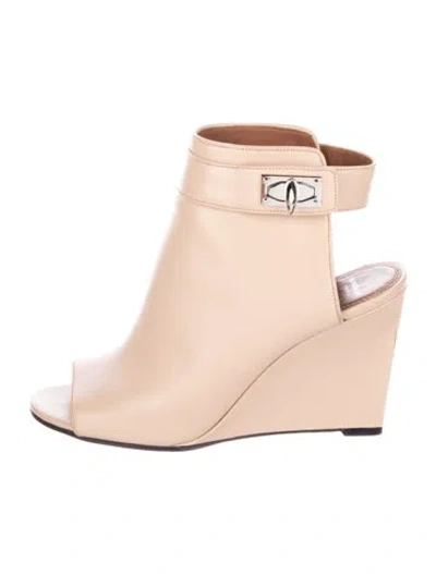 Pre-owned Givenchy Leather Cutout Accent Pumps In Pink