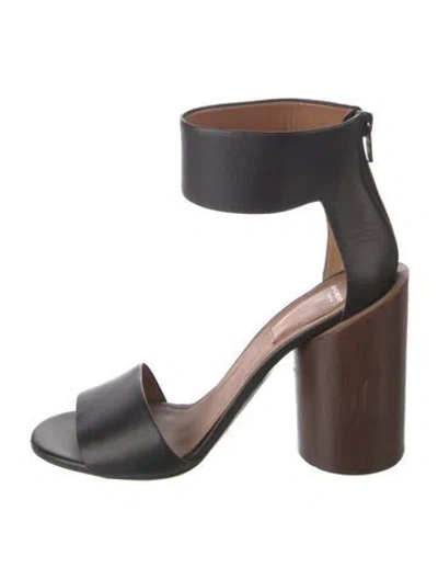 Pre-owned Givenchy Leather D'orsay Pumps In Black