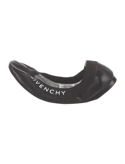 Pre-owned Givenchy Leather Flats In Black