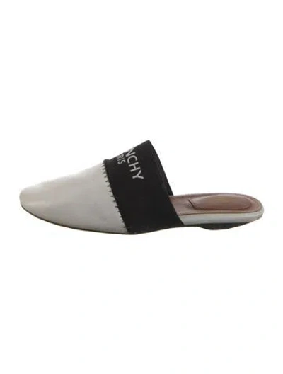 Pre-owned Givenchy Leather Graphic Print Mules In White