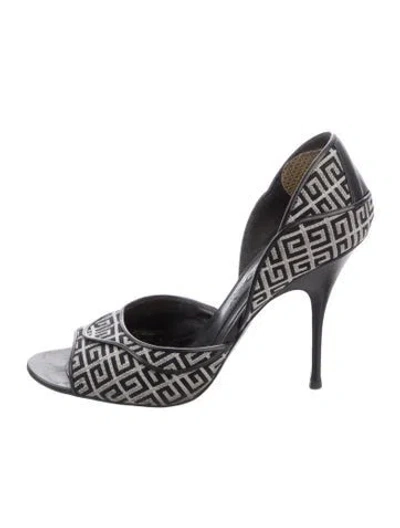 Pre-owned Givenchy Leather Graphic Print Pumps In Black