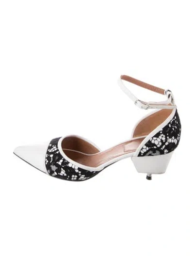 Pre-owned Givenchy Leather Lace Pattern Pumps In White