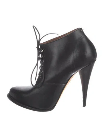 Pre-owned Givenchy Leather Pumps In Black