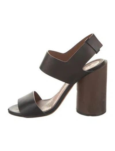 Pre-owned Givenchy Leather Pumps In Black