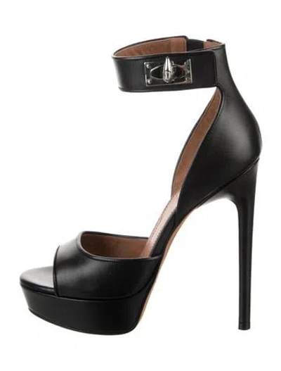 Pre-owned Givenchy Leather Pumps In Black