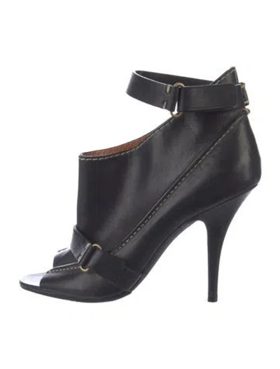 Pre-owned Givenchy Leather Pumps In Black/blue
