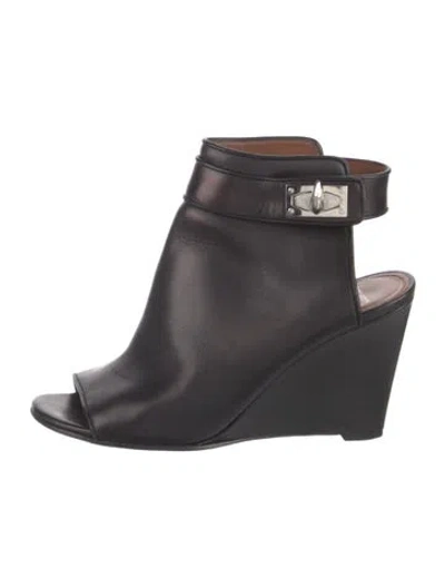 Pre-owned Givenchy Leather Slingback Pumps In Black