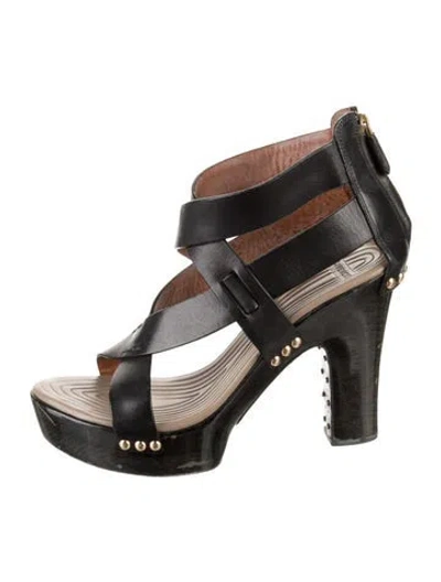 Pre-owned Givenchy Leather Studded Accents Pumps In Black