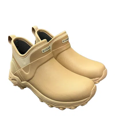 Givenchy X Bogs Low Chelsea Boot In White