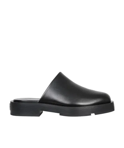 GIVENCHY GIVENCHY 4G PLAQUE SQUARE-TOE MULES