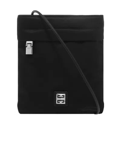 Givenchy Logo-plaque Messenger Bag In Black