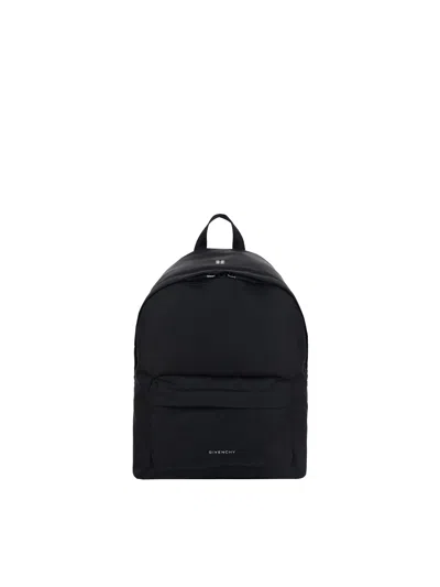 Givenchy Men Essential U Backpack In Black