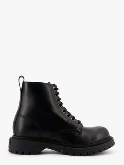 Givenchy Men Leather Ankle Boots In Black