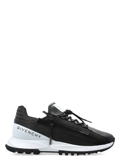 GIVENCHY MEN'S SPECTRE RUNNER SNEAKER