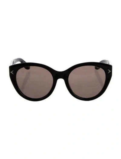 Pre-owned Givenchy Oversize Tinted Sunglasses In Black