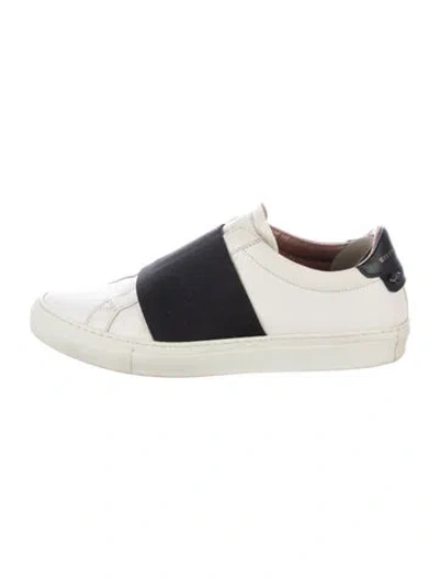 Pre-owned Givenchy Paris 17 Urban Street Leather Sneakers Sneakers In White