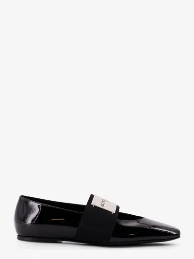 GIVENCHY PATENT LEATHER BALLERINAS WITH MAXI LOGO LABEL