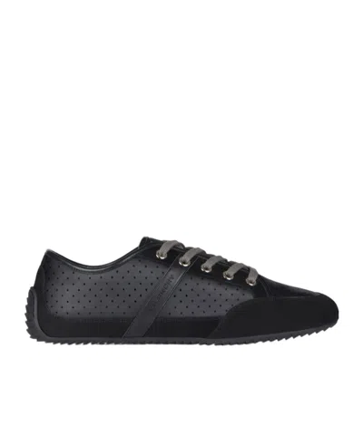 Givenchy Round Toe Sneakers In Black