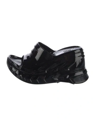 Pre-owned Givenchy Rubber Slides In Black