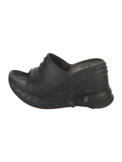 Pre-owned Givenchy Rubber Slides In Black