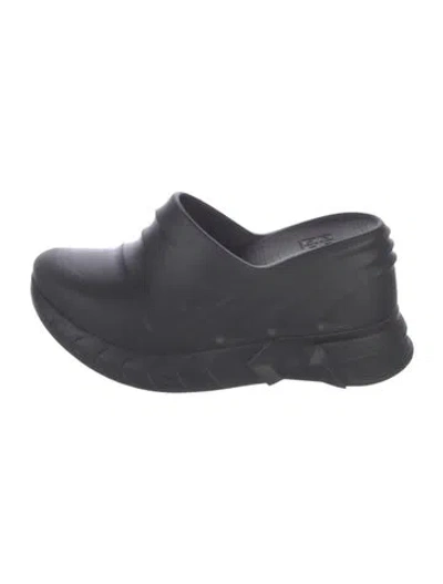 Pre-owned Givenchy Rubber Slides In Black