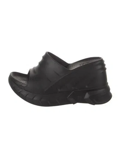 Pre-owned Givenchy Rubber Slides In Black