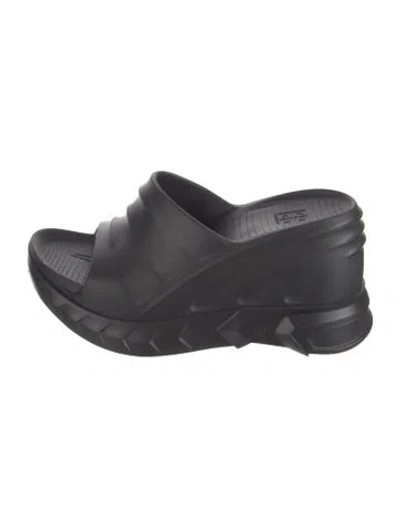 Pre-owned Givenchy Rubber Slides In Black