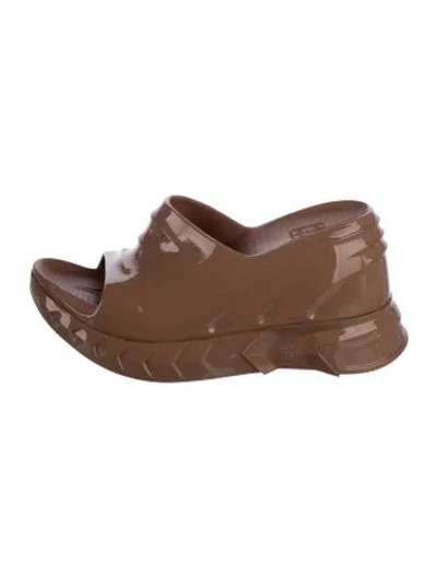 Pre-owned Givenchy Rubber Slides In Neutrals