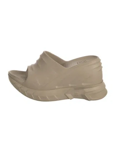 Pre-owned Givenchy Rubber Slides In Neutrals