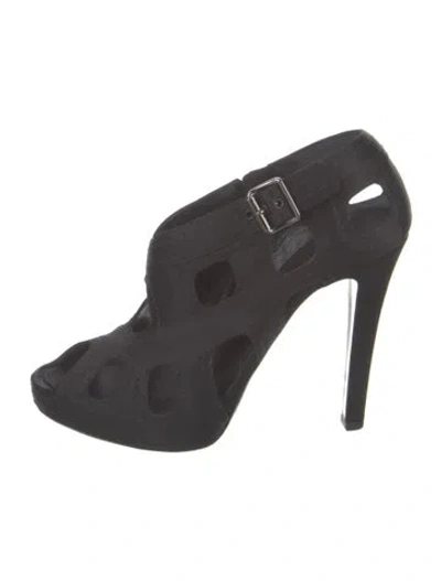 Pre-owned Givenchy Satin Cutout Accent Slingback Pumps In Black