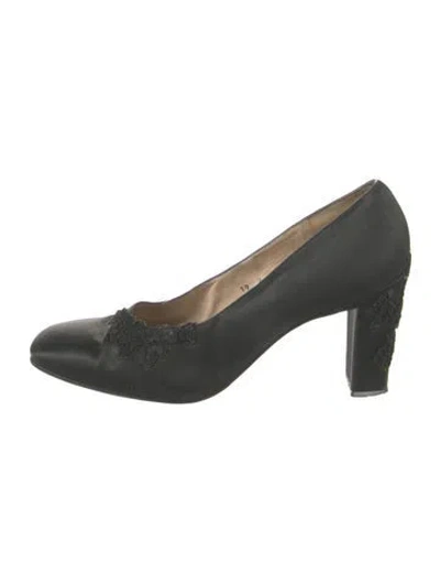 Pre-owned Givenchy Satin Lace Pattern Pumps In Green