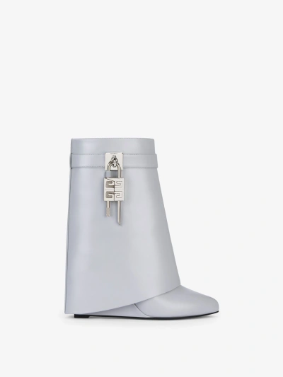 Givenchy Bottines Shark Lock En Cuir In Light Grey