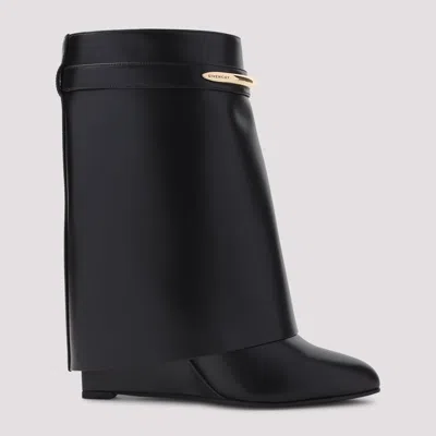 GIVENCHY SHARK PINCH ANKLE BOOTS IN LEATHER
