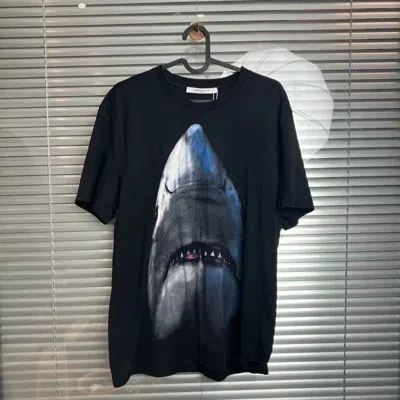 Pre-owned Givenchy Shark Short Sleeve T-shirt-dmc In Black