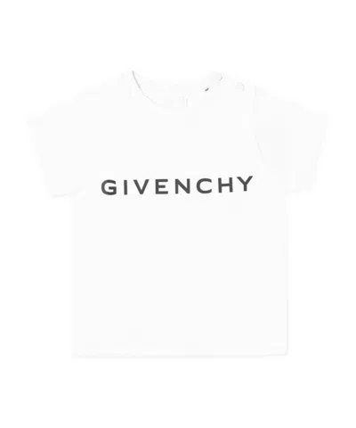 GIVENCHY SHORT-SLEEVED T-SHIRT