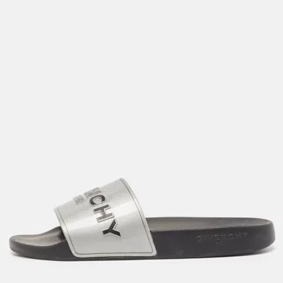 Pre-owned Givenchy Silver Rubber Logo Flat Slides Size 40