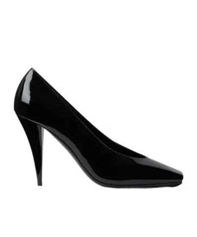 GIVENCHY SLICED SQUARE PUMPS IN PATENT LEATHER