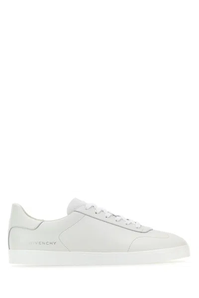 Givenchy Sneakers-43 Nd  Male In White