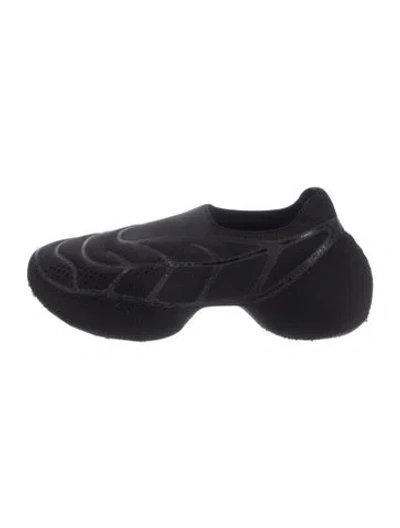 Pre-owned Givenchy Sneakers In Black