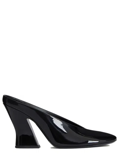 Givenchy Structured Curved Heel Patent Calfskin Wide Pump - 9.5 Cm In Black